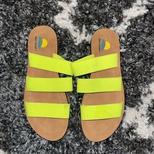 flip flops: only been warn twice in good shape loves these but it’s time to part